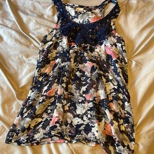 Woman’s flower tank top